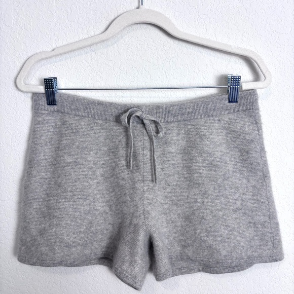 Neiman Marcus Pants - Neiman Marcus Heathered Gray Cashmere Shorts Women’s XL Comfort Luxury